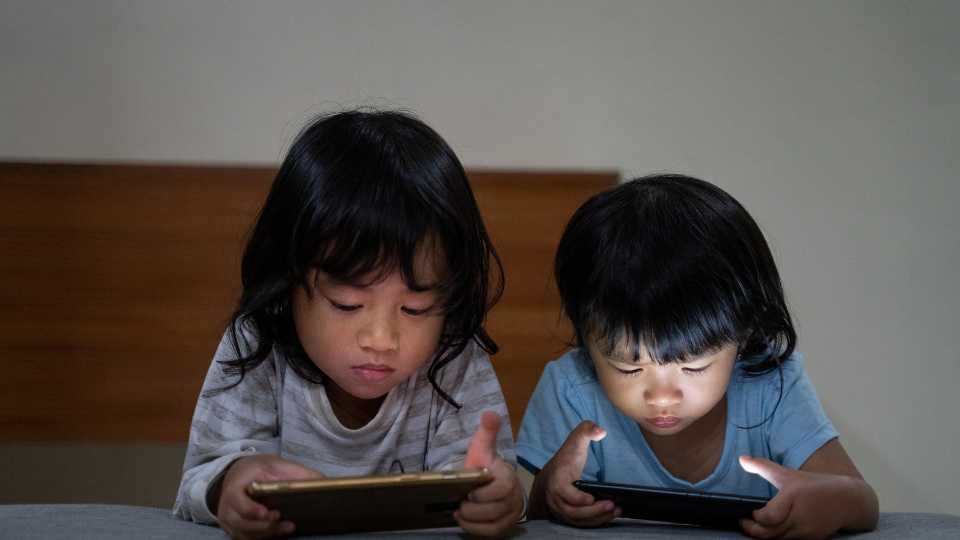 Tips Mencegah Kecanduan Gadget pada Anak Anda