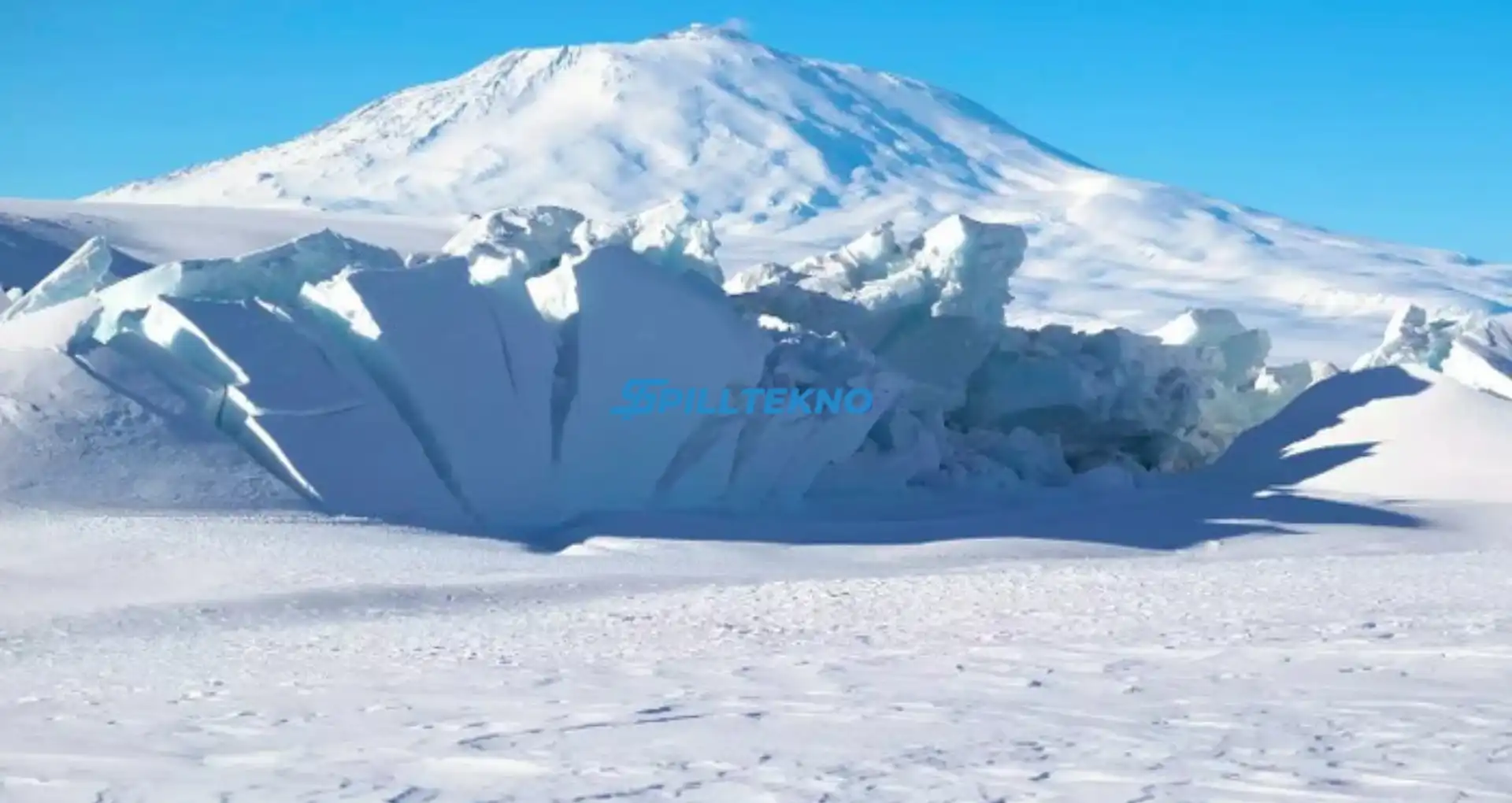 Fenomena Gunung Erebus di Antartika Muntahkan Emas Setiap Hari