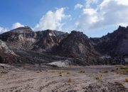 Mengenal Gunung Rokatenda: Lokasi, Sejarah Erupsi, dan Status Terkini