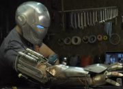 Pria Rusia Ciptakan Kostum Iron Man dengan Reaktor Hidrogen