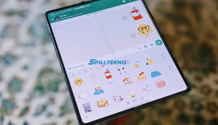 Cara Memindahkan Stiker WhatsApp agar Selalu di Paling Atas