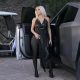 Kim Kardashian Terpesona dengan Robot Optimus Tesla, Menginginkan Ciuman