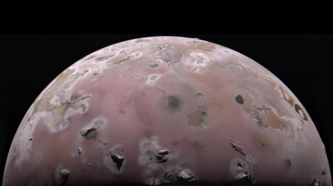 Mengungkap Rahasia Vulkanik Io Penemuan Baru dari Misi Juno NASA