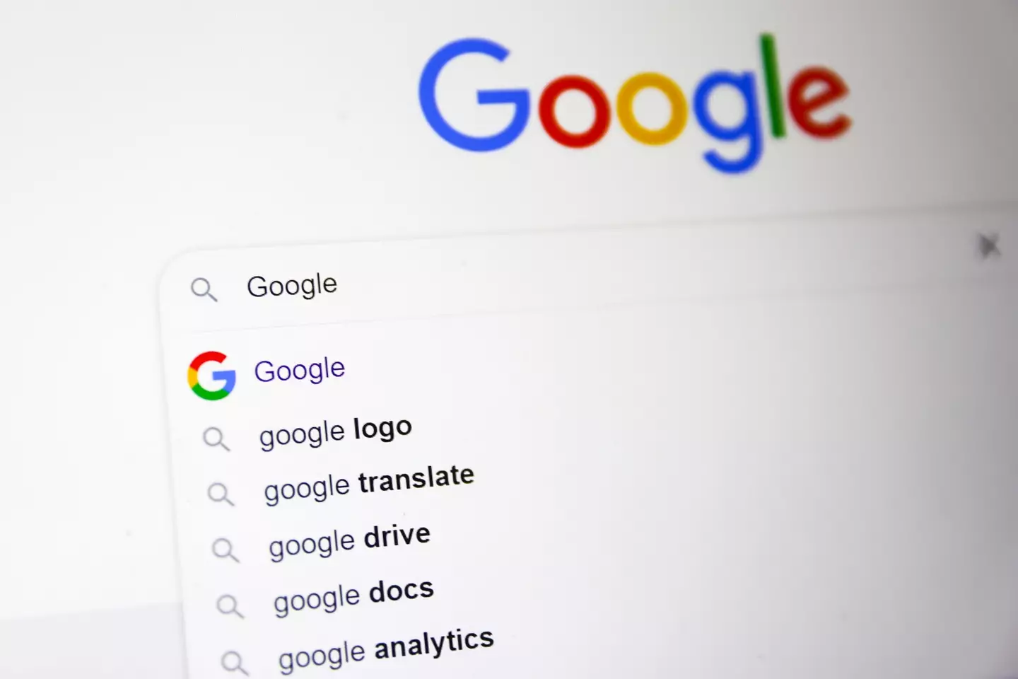 15 Kata Terlarang yang Jangan Dicari di Google (Serius, Jangan Coba-Coba!)