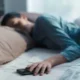 5 Cara Aman Menyimpan Ponsel saat Tidur untuk Menghindari Risiko Overheat