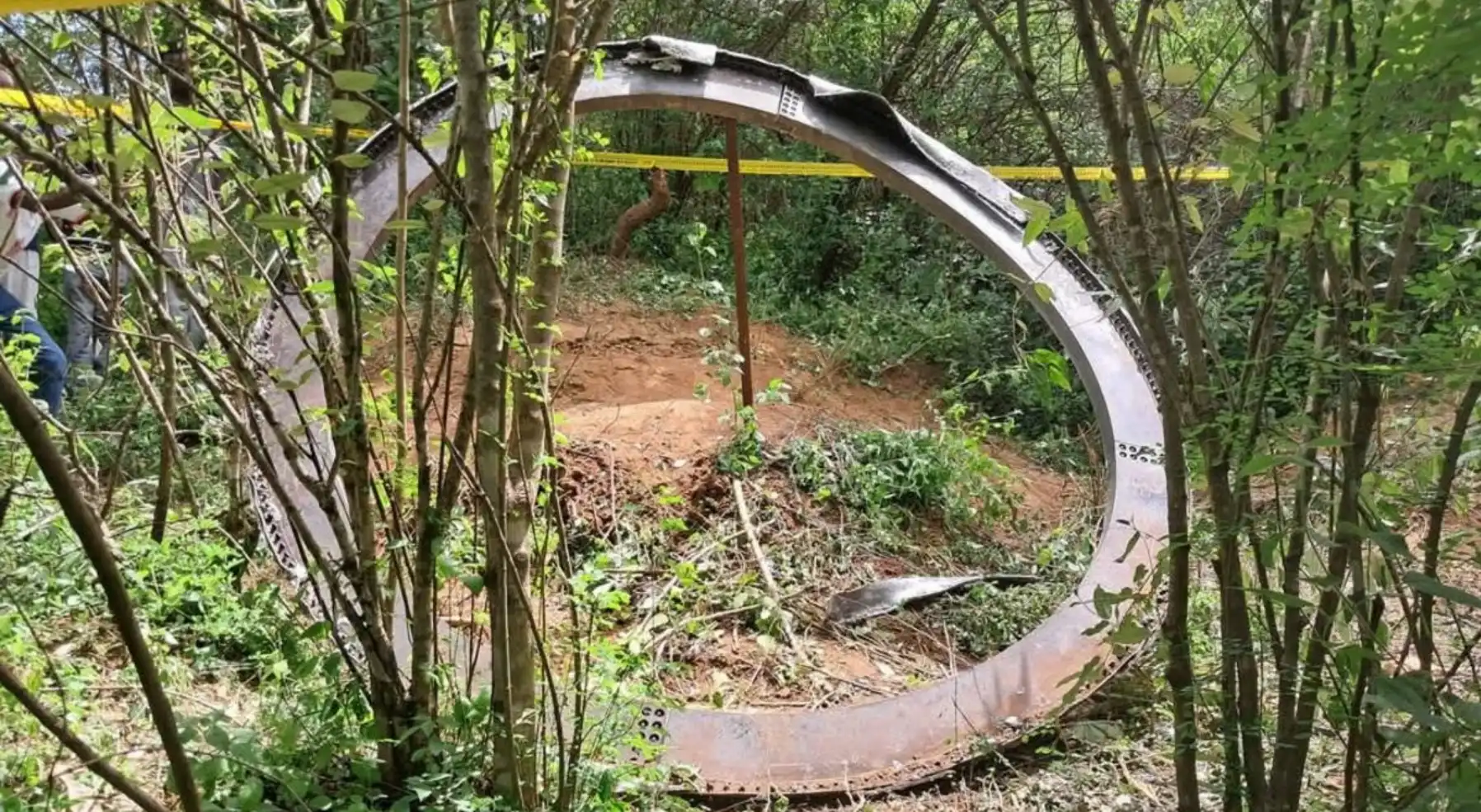 Cincin Raksasa Jatuh di Kenya Membuat Heboh, Diduga Puing Roket