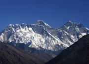 Menemukan Gunung yang Lebih Tinggi dari Everest