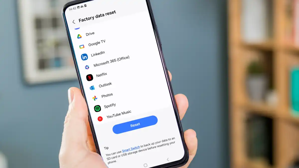 Begini Caranya Factory Reset HP Samsung yang Aman & Efektif!