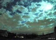 Cahaya Hijau Misterius Muncul di Langit AS, Sinyal dari Luar Angkasa?