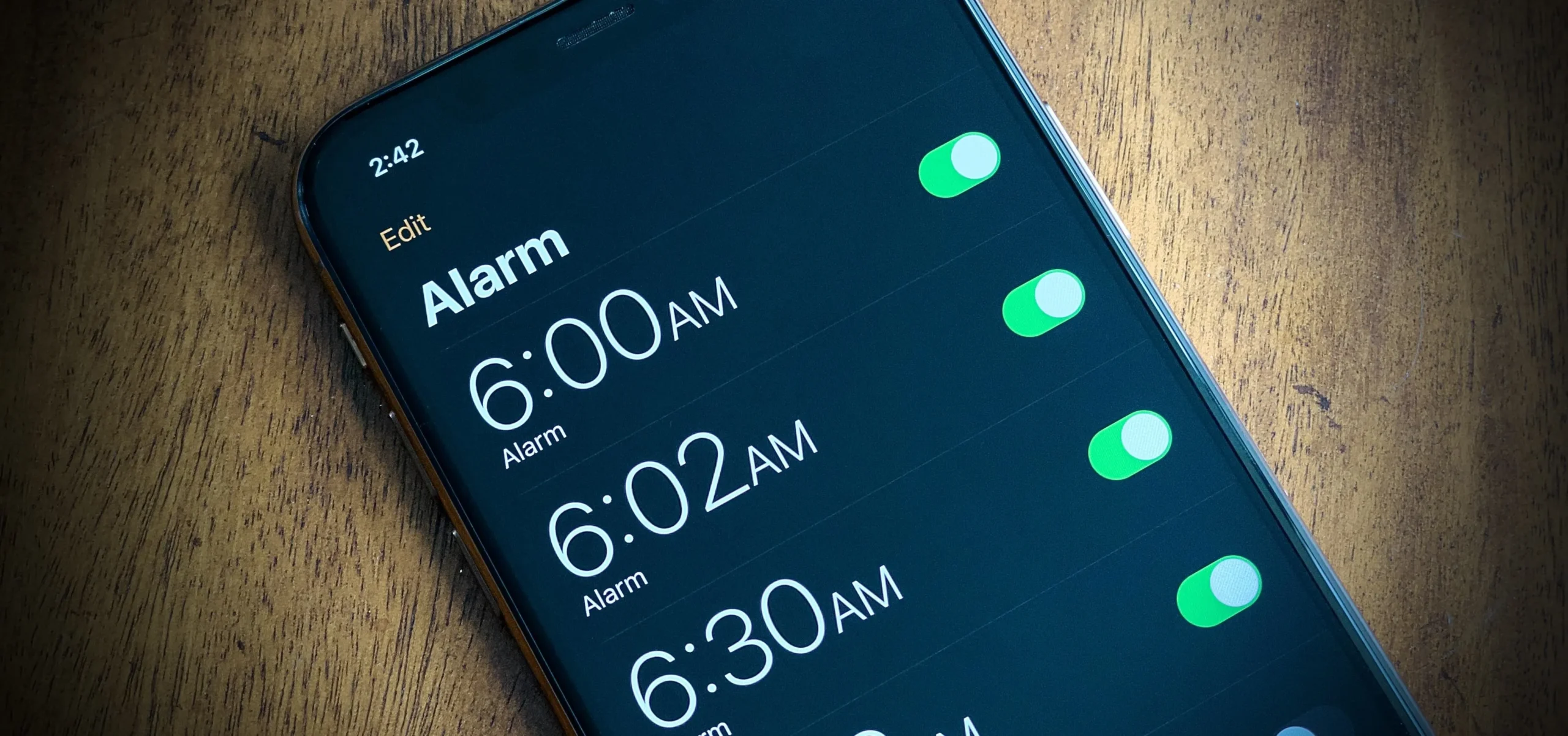 Cara Hapus Alarm di iPhone