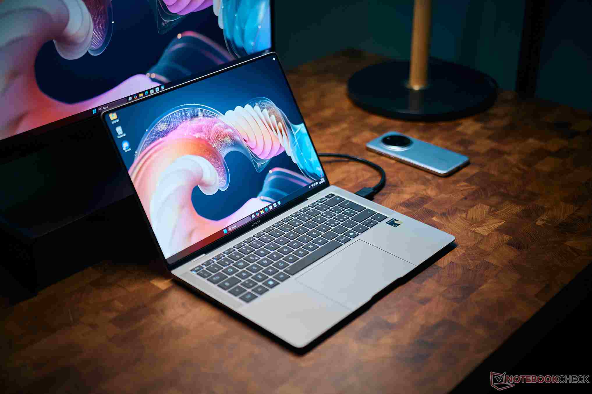 Review Laptop Honor MagicBook Art 14 OLED Ringan dan Kencang, Cocok untuk Produktivitas dan Kreator Konten