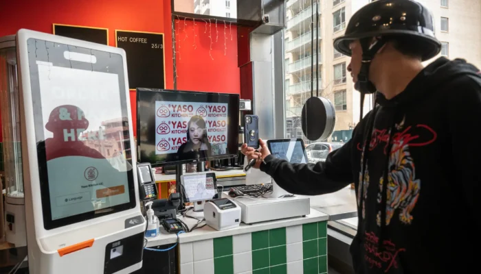 Fried Chicken di New York, Kasirnya di Filipina? Model Baru Ini Bikin Banyak Orang Bingung