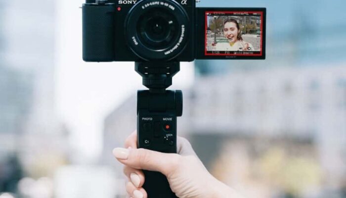 Kamera Vlogging Terbaik Buat Kamu yang Lagi Serius Bangun Channel YouTube