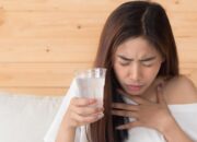 Kenapa Kita Bisa Tersedak Saat Minum Terburu-Buru