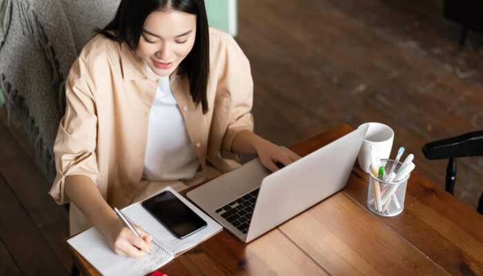 9 AI untuk Membuat Kursus Online dari Materi Mentah