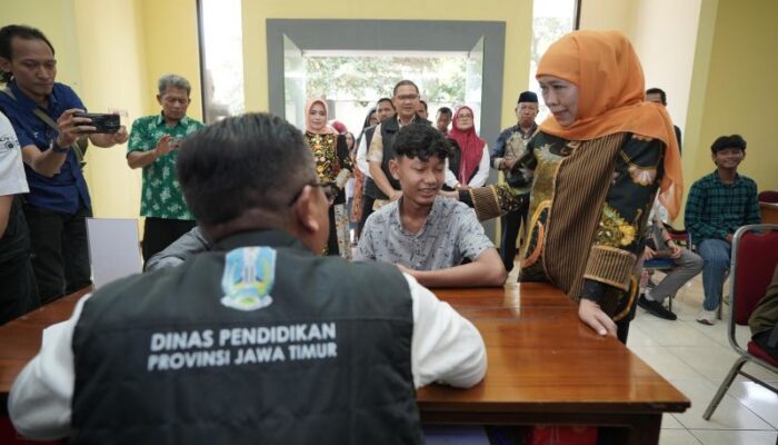 Gubernur Jatim AI Senopati permudah layanan SPMB 2025