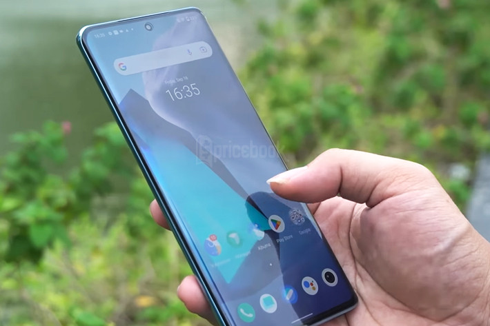 Lagi Bokek Tapi Pengen HP Layar Lengkung? Ini Dia 4 Jagoan di Bawah 5 Juta!