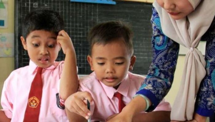 Internet Sekolah Rakyat, Komentar Komdigi Soal Pendanaan