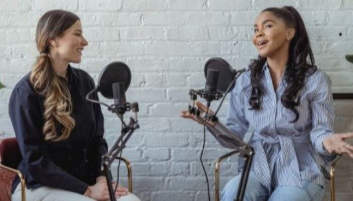 Bikin Kaget! Ternyata Kita Betah Dengerin Podcast Sampai Segitunya?