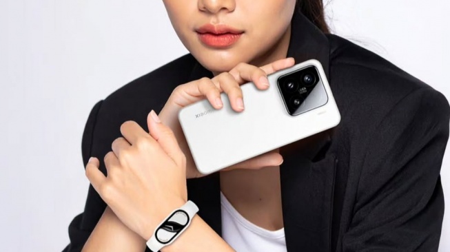 Xiaomi, 5 HP dengan Layar AMOLED & Kamera Terbaik Buat Foto Nggak Pake Mikir