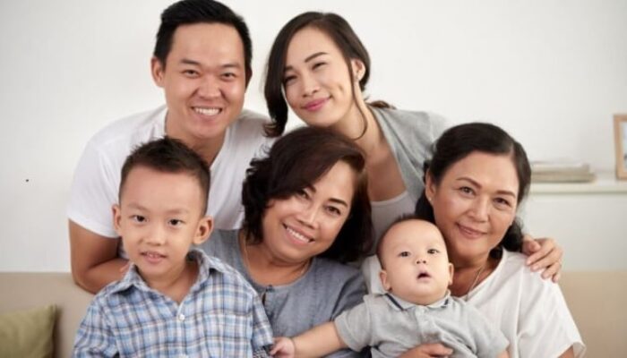 Bikin Foto Keluarga Lebih Keren? Ini Trik AI yang Bikin Pangling!