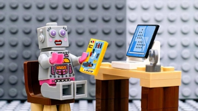 Bikin Kreasi Gokil? Ini Dia Prompt AI Rahasia Buat Gambar LEGO & Ghibli Keren!