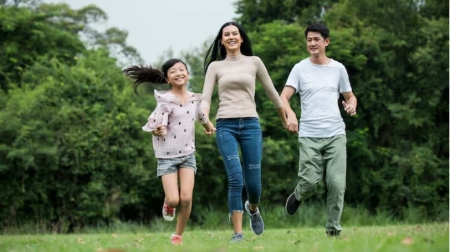 Foto Keluarga Estetik Gak Perlu Mahal? Cobain Gemini AI, Deh!