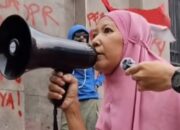 Heboh Video Ibu-ibu Jilbab Pink Ngamuk ke Prabowo, Beneran Atau Cuma Editan? Anies Kebawa?