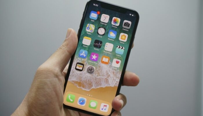 iPhone Terkunci Bikin Panik? Ini Lho Jurus Ampuh Mengatasinya (Update 2025!)