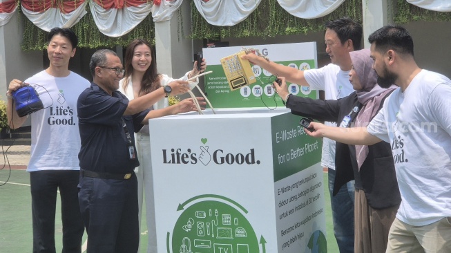 Kreatif! Anak-anak Ubah Sampah Elektronik LG Jadi Barang Keren