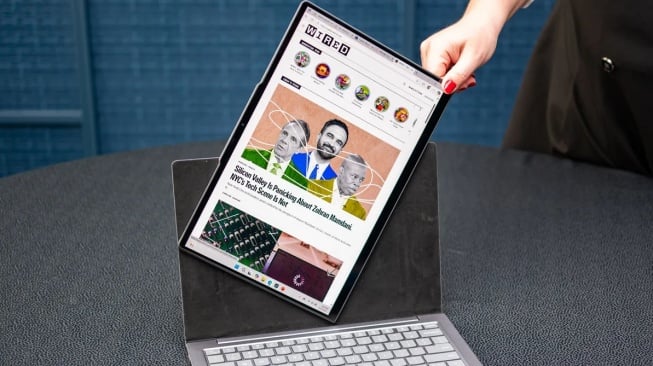 Laptop Lenovo Terbaru Ini Bikin Mata Melotot, Layarnya Bisa Gini!