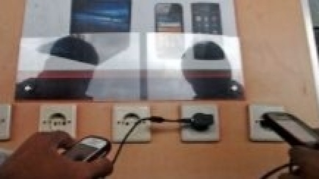 Stop! Jangan Lakukan Ini Saat Ngecas HP Kalau Gak Mau Nyesel!