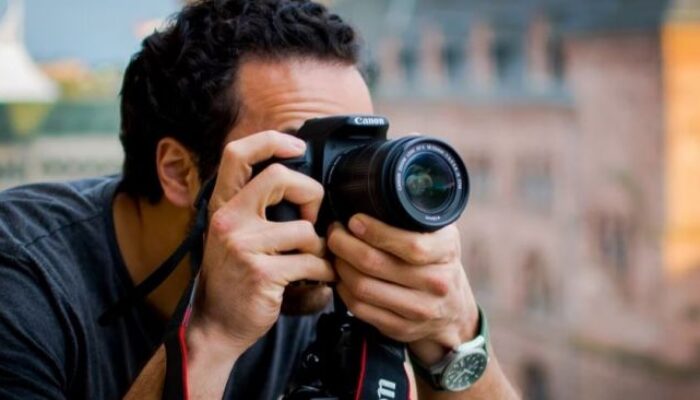 Awas Unggah Foto Sembarangan! Bisa Kena UU ITE?