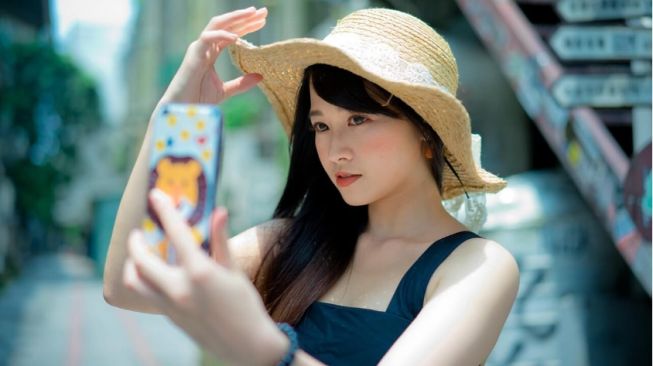 Pengen Hasil Foto Keren Kayak iPhone? Cobain Deh 4 HP Android 2 Jutaan Ini!