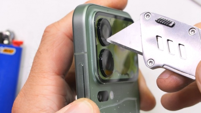 Xiaomi 17 Pro vs iPhone 17 Pro, Lebih Tahan Banting Mana?