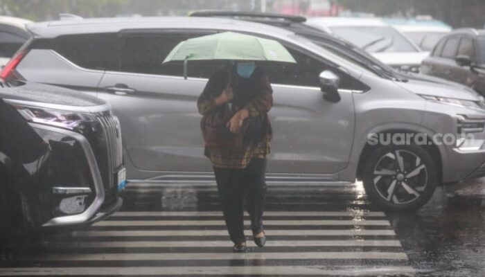 Air Hujan Lagi Gak Aman? Jadi Mikir Dua Kali Kalau Mau Nampung!