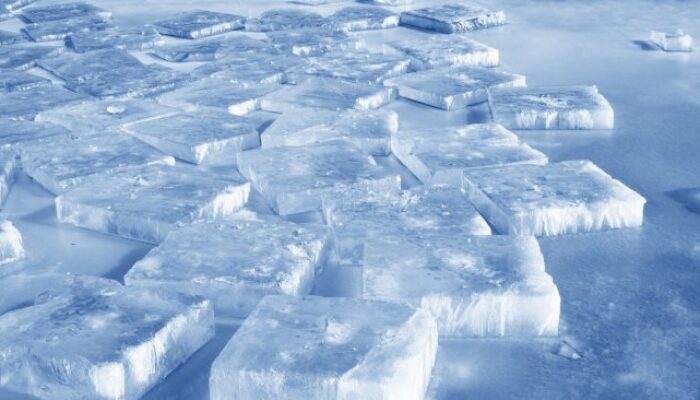 Rahasia Es Mengapung, Penjelasan Simpel yang Bikin Kamu Kagum!