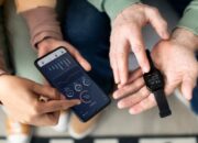 Smartwatch Keren Ini Bisa Kamu Pakai di iPhone dan Android, Harganya Bikin Dompet Aman!