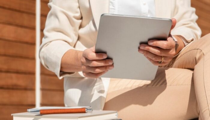 Nggak Pusing Multitasking! 5 Tablet SIM Card Harga Rp1 Jutaan Ini Siap Jadi Andalanmu