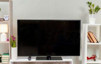 5 Smart TV 43 Inci Full HD Paling Murah, Dijamin Irit Listrik untuk Nonton Sepuasnya!