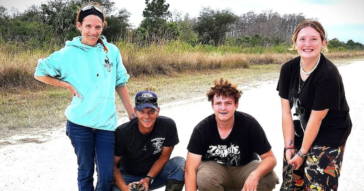 Duel Maut Keluarga Lawan Piton Raksasa 5 Meter di Florida