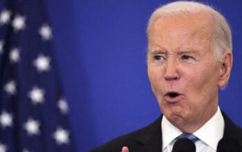Gerakan Biden Robot Viral Konspirasi Kloning Merebak Lagi