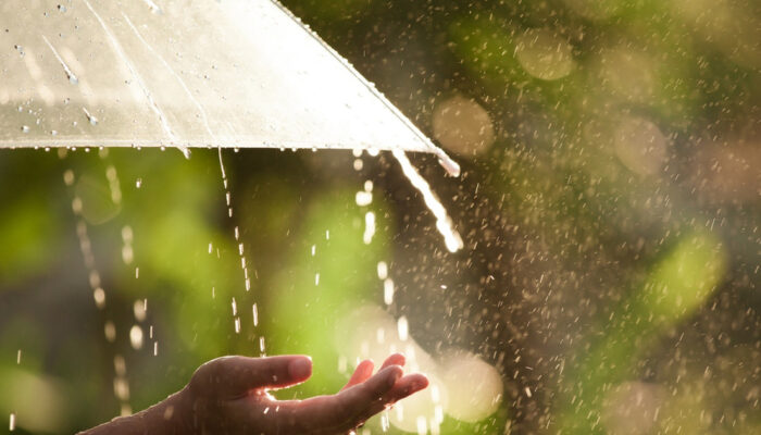 Hujan Kimia Tak Terlihat Jatuh di Bumi Ini Bahayanya