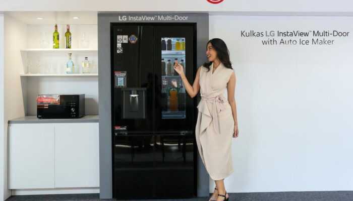 Kulkas Sultan LG InstaView Resmi Rilis Es Batu Otomatis