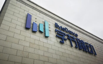 Perang AI Imlek Raksasa China Berbagi Angpau Hingga Mobil