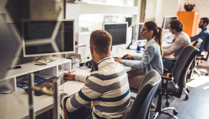 AIO Awet Tahan Lama Pilihan Cerdas Meja Rapi Performa Tinggi