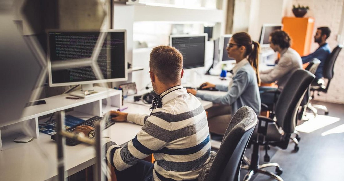 AIO Awet Tahan Lama Pilihan Cerdas Meja Rapi Performa Tinggi