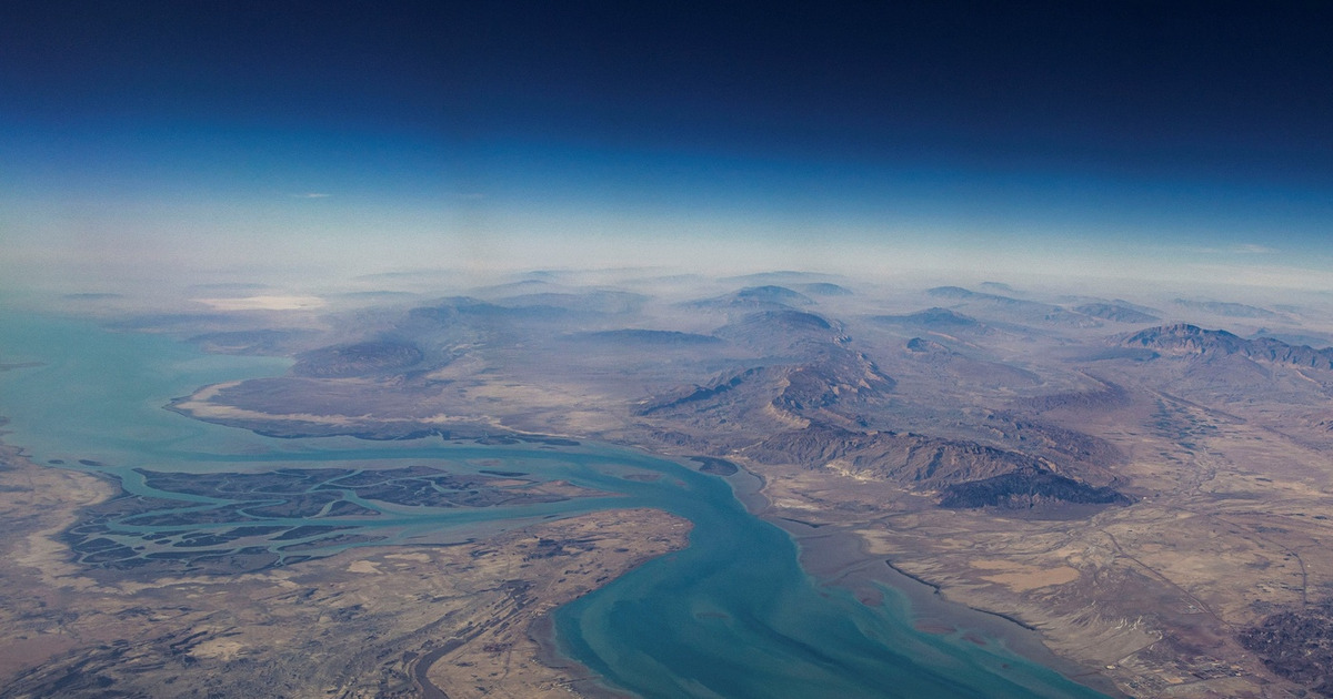 Bom Raksasa Penghancur Bunker AS Guncang Situs Rudal Iran