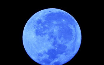 Bulan Biru Matahari Hijau Fenomena Langit Langka Ini Sebabnya