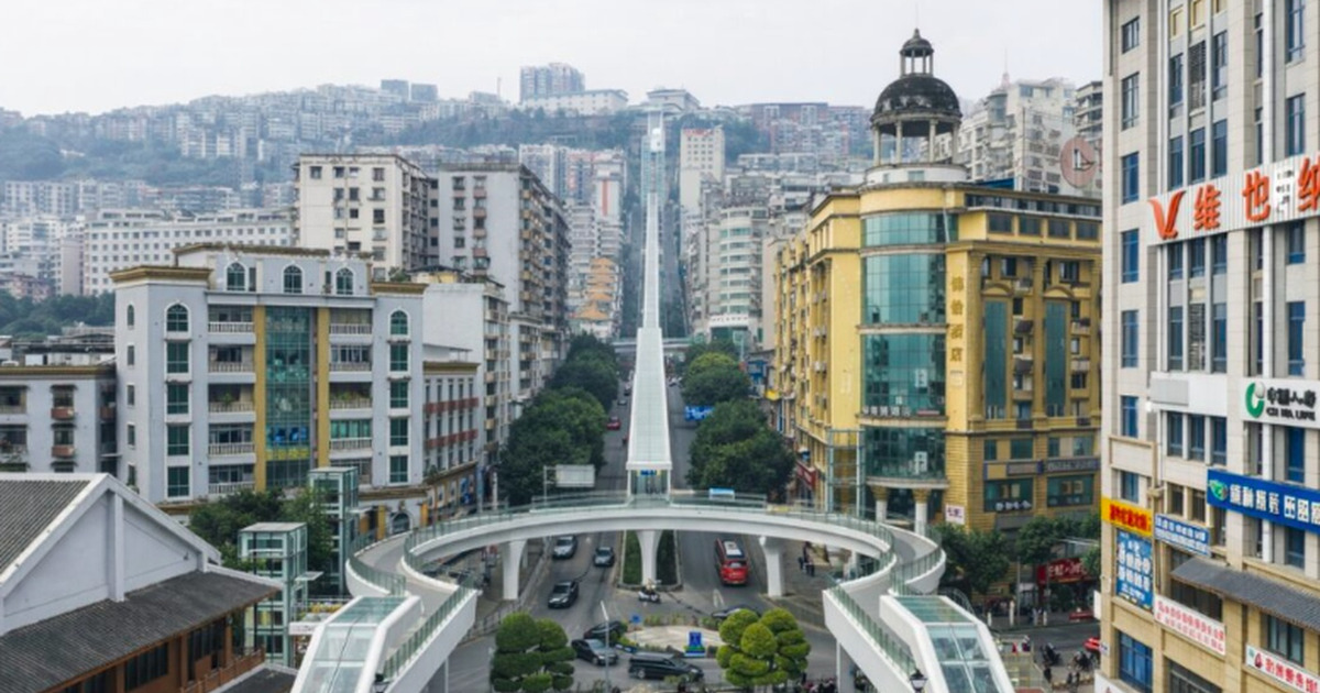 China Resmikan Eskalator Raksasa Hampir 1 KM Ubah Wajah Pegunungan